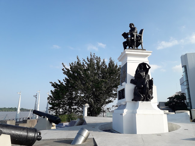 Opiniones de Monumento a Olmedo en Guayaquil - Restaurante