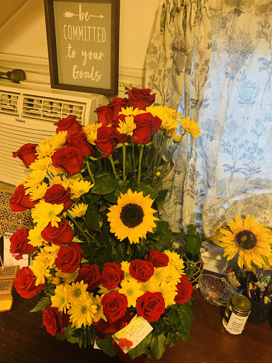 Gift Basket Store «Little Flower Shop», reviews and photos, 437 N Wellwood Ave, Lindenhurst, NY 11757, USA