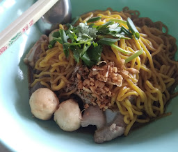 ร้านฝ้ายนุ่ม ก๋วยเตี๋ยวหมูกระดูกแก้ว ไข่กระทะ ขนมปัง ข้าวต้ม เซี่ยงจี๊ photo