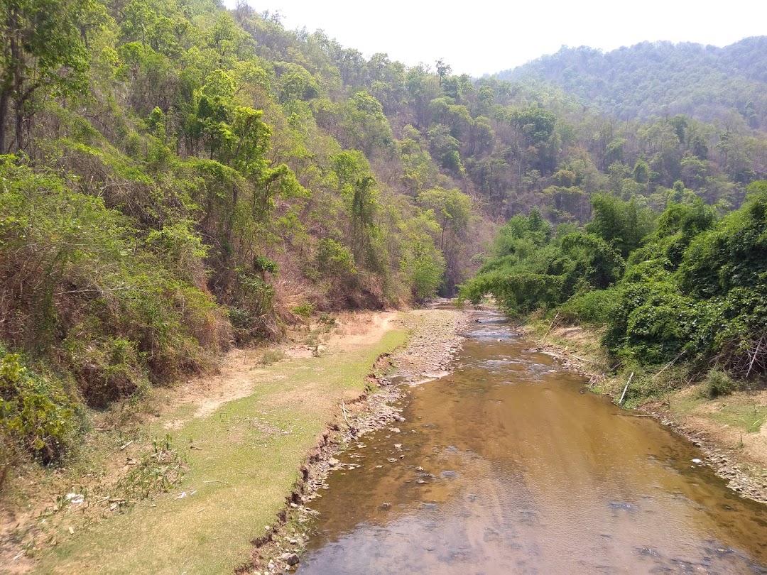 Mae Om Long hot spring