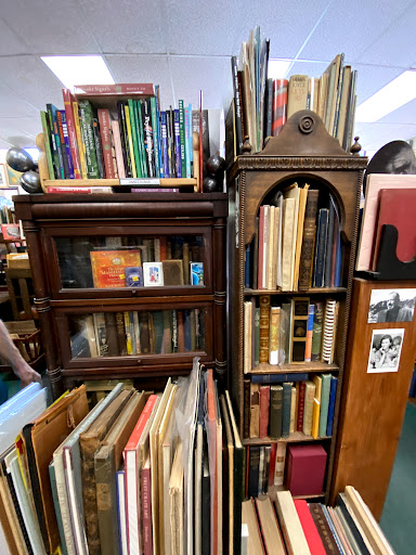 Book Store «Treehorn Books», reviews and photos, 625 4th St, Santa Rosa, CA 95404, USA