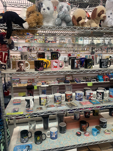 Gift Shop «Xenos Candy & Gifts», reviews and photos, 231 Chestnut St, Philadelphia, PA 19106, USA