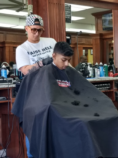 Barber Shop «Famous Fadez Schaumburg», reviews and photos, 853 E Algonquin Rd, Schaumburg, IL 60173, USA
