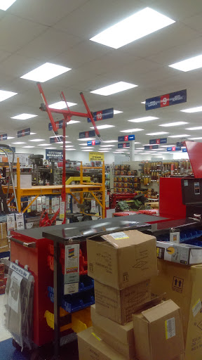 Hardware Store «Harbor Freight Tools», reviews and photos, 668 N. Riverside, Clarksville, TN 37040, USA