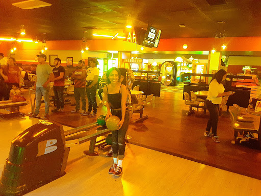 Bowling Alley «Brunswick Zone Heather Ridge Lanes», reviews and photos, 2200 S Peoria St, Aurora, CO 80014, USA