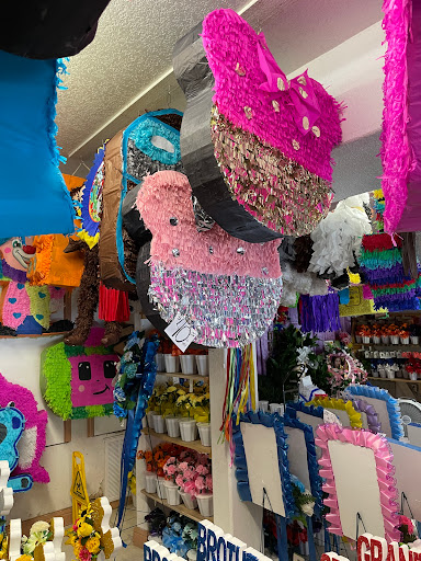 Florist «Davany Flowers & Pinatas», reviews and photos, 522 Cupples Rd, San Antonio, TX 78237, USA