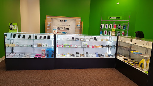 Cell Phone Store «Tracfone Wireless Exclusive Store (Cellphone Repair- iPhone Repair- Screen Repair)», reviews and photos, 10812 SE Oak St b, Portland, OR 97222, USA