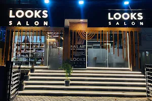 Looks Salon, Charmwood Village, Faridabad image