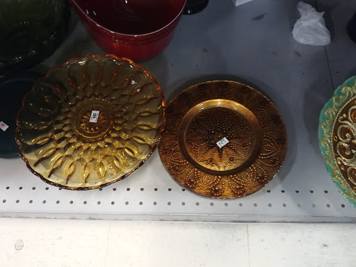 Thrift Store «Super Thrift Store», reviews and photos, 815 N Oxnard Blvd, Oxnard, CA 93030, USA