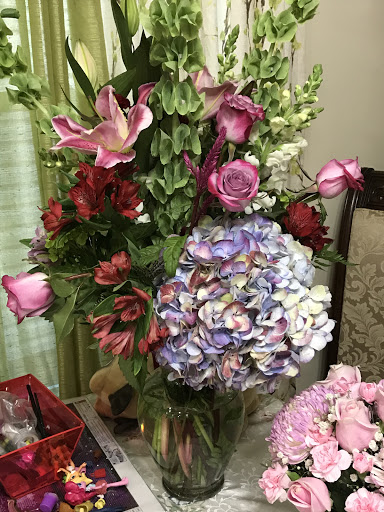 Florist «Mamaroneck Flowers», reviews and photos, 615 E Boston Post Rd, Mamaroneck, NY 10543, USA