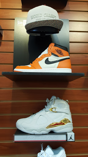 Clothing Store «Top Fashion», reviews and photos, 54 W Lake St, Addison, IL 60101, USA