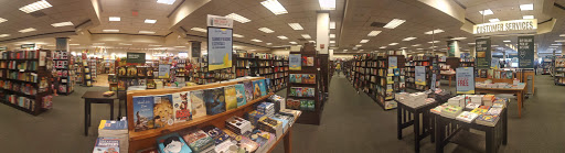 Shopping Mall «Barracks Rd Shopping Center», reviews and photos, 1117 Emmet St N, Charlottesville, VA 22903, USA