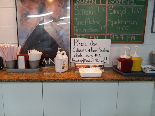 Drive-in Movie Theater «Highway 21 Drive In Movie Theater», reviews and photos, 55 Parker Dr, Beaufort, SC 29906, USA