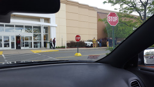 Shopping Mall «Riverdale Shops», reviews and photos, 935 Riverdale St, West Springfield, MA 01089, USA