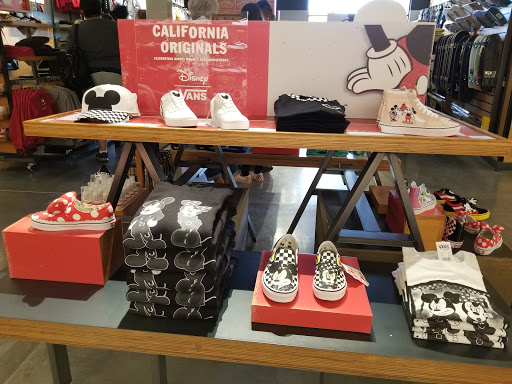 Shoe Store «Vans», reviews and photos, 9736 W Northern Ave, Peoria, AZ 85345, USA