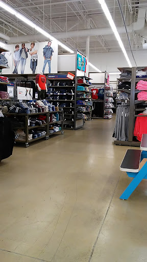 Clothing Store «Old Navy», reviews and photos, 1825 N Pebble Creek Pkwy, Goodyear, AZ 85395, USA