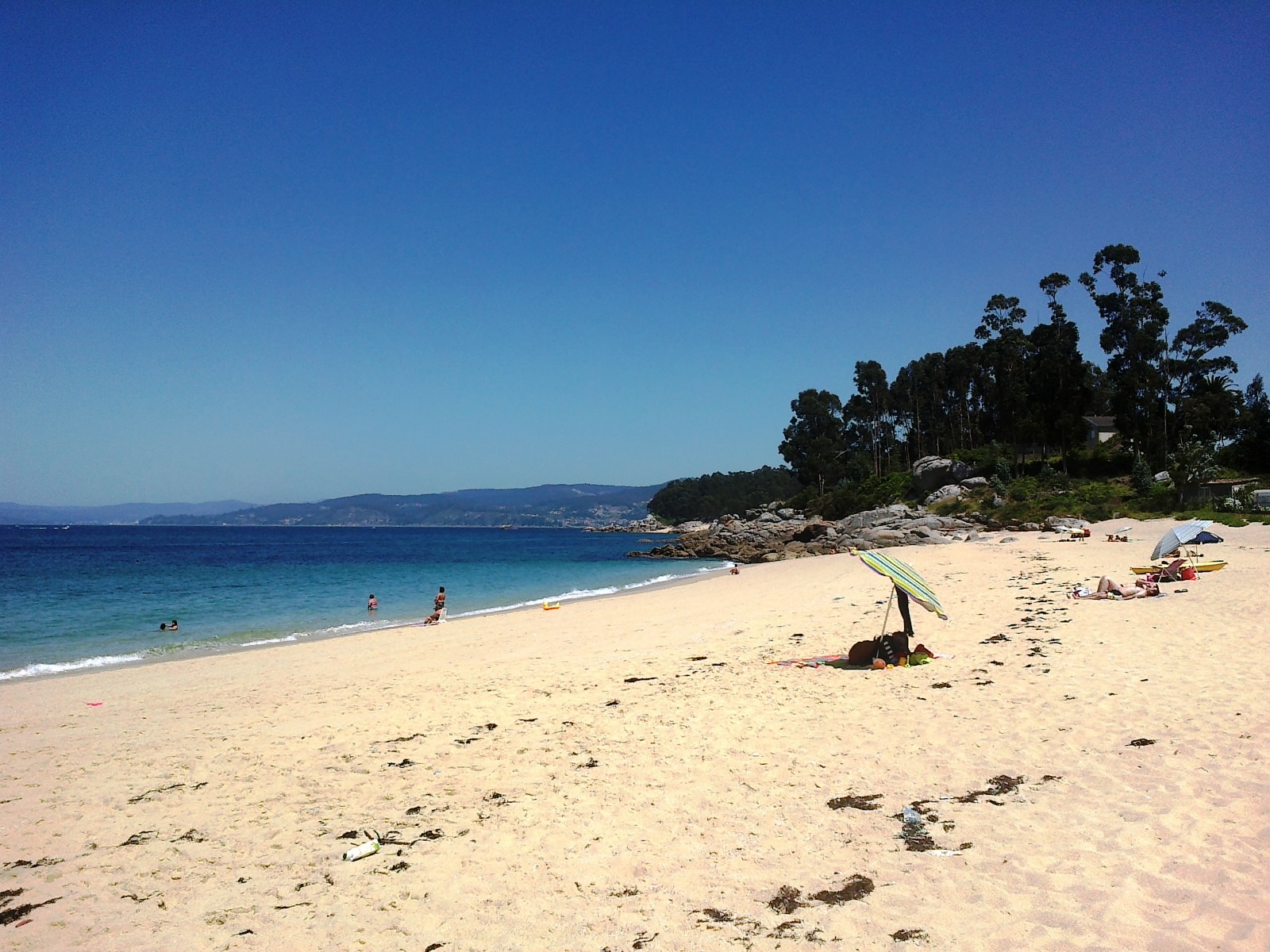 Foto av Praia Da Mourisca med medium nivå av renlighet