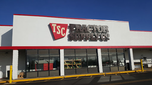 Home Improvement Store «Tractor Supply Co.», reviews and photos, 405 E Clifty Dr, Madison, IN 47250, USA