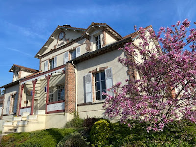 Mairie à Poigny-la-Forêt