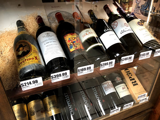 Liquor Store «Miami Beach Liquors», reviews and photos, 814 Alton Rd, Miami Beach, FL 33139, USA