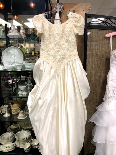 Thrift Store «VNA Hidden Treasures», reviews and photos, 656 21st St, Vero Beach, FL 32960, USA
