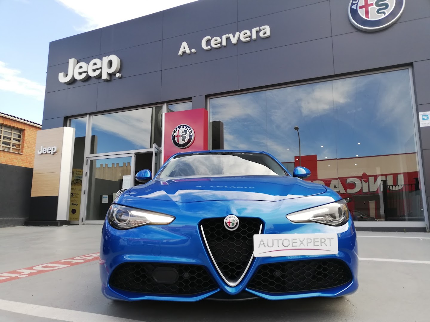Grupo Cervera (concesionario Alfa Romeo y Jeep)