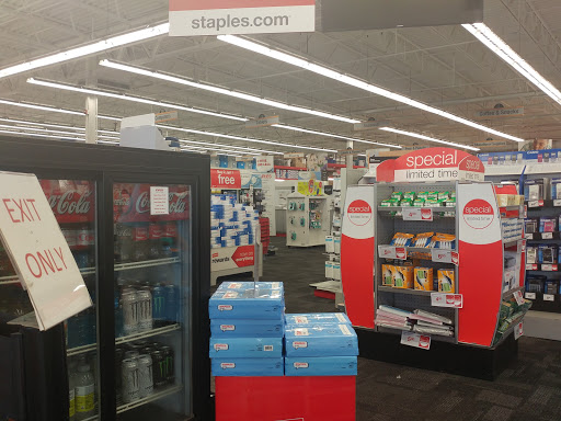 Office Supply Store «Staples», reviews and photos, 1041 N Dupont Hwy, Dover, DE 19901, USA