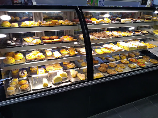Pastelaria Renatos no Figueiró Dos Vinhos, Leiria