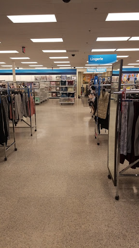 Clothing Store «Ross Dress for Less», reviews and photos, 581 Roosevelt Rd, Glen Ellyn, IL 60137, USA