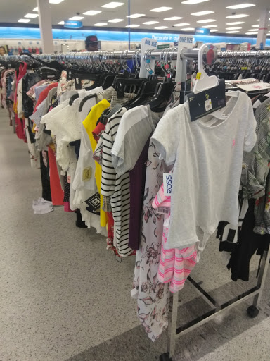Clothing Store «Ross Dress for Less», reviews and photos, 1427 W Pipeline Rd, Hurst, TX 76053, USA
