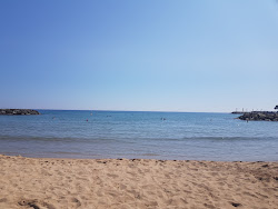 Plage de Saint-Aygulf'in fotoğrafı - rahatlamayı sevenler arasında popüler bir yer