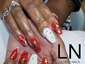 La'Mere Nails