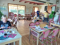 Atmosphère du Restaurant de fruits de mer D-DAY House à Saint-Laurent-sur-Mer - n°15