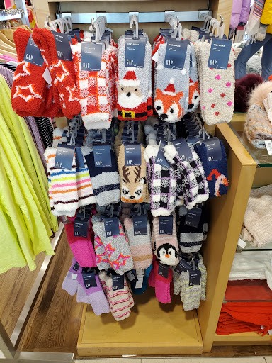 Clothing Store «Gap», reviews and photos, 435 N Harlem Ave, Oak Park, IL 60301, USA