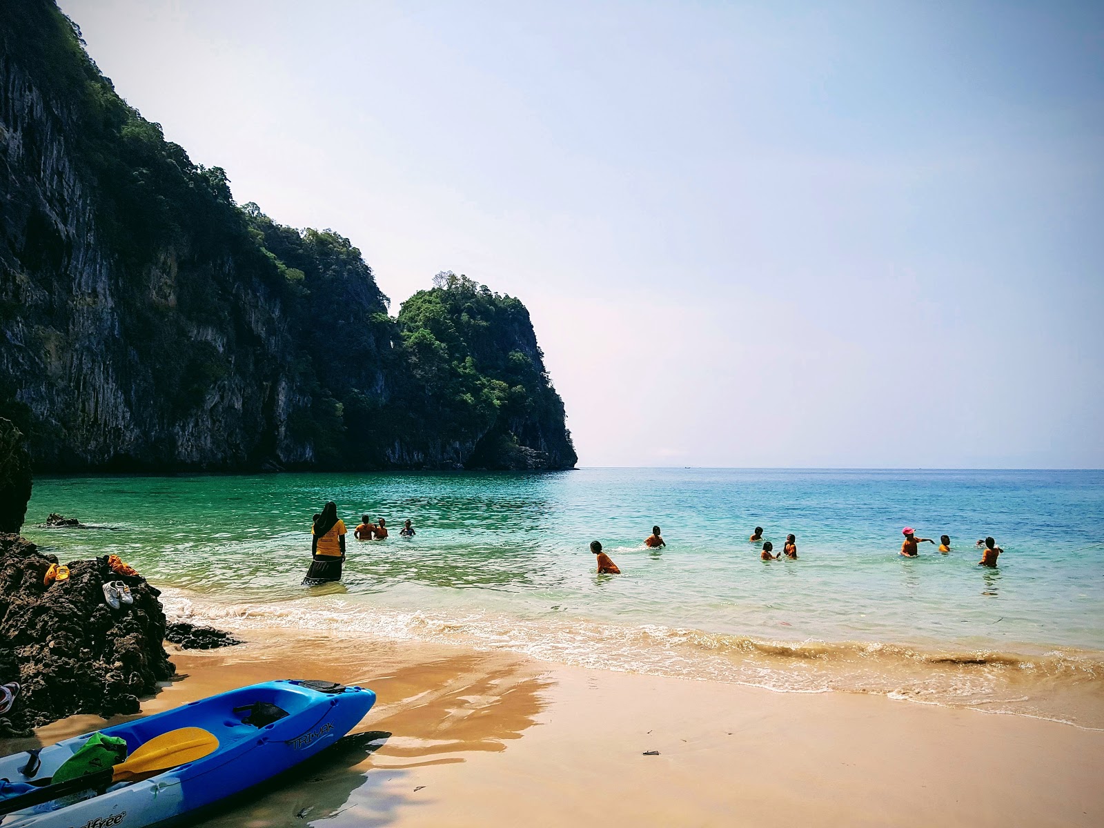 Sabai beach'in fotoğrafı - rahatlamayı sevenler arasında popüler bir yer