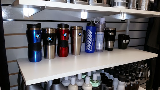 BMW Dealer «BMW of Oyster Bay», reviews and photos, 145 Pine Hollow Rd, Oyster Bay, NY 11771, USA