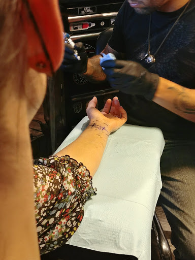 Tattoo and Piercing Shop «Skin City Tattoo and Body Piercing», reviews and photos, 11945 SW Pacific Hwy #102, Tigard, OR 97223, USA