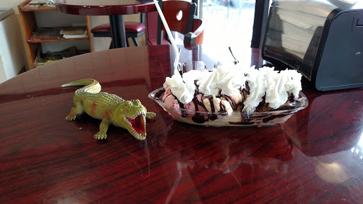 Dessert Shop «Tonallis Donuts & Cream», reviews and photos, 2805 NE Alberta St, Portland, OR 97211, USA