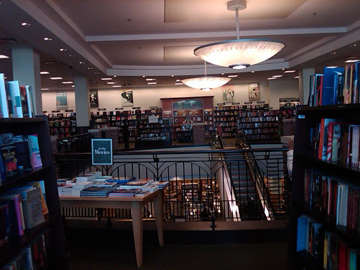 Book Store «Barnes & Noble Booksellers», reviews and photos, 5604 Bay St, Emeryville, CA 94608, USA