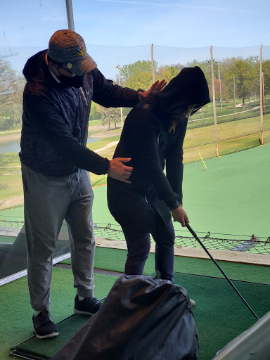 Golf Driving Range «Golf Center Des Plaines», reviews and photos, 353 N River Rd, Des Plaines, IL 60016, USA