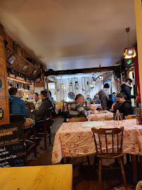 Atmosphère du Restaurant Le Petit Montagnard à La Léchère - n°7