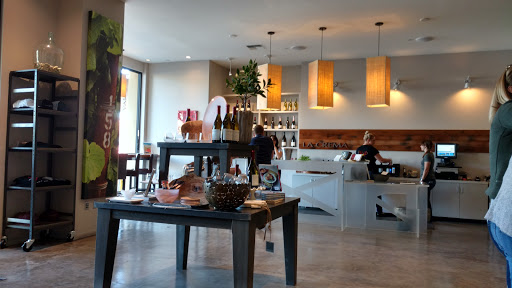 Wine Bar «La Crema Tasting Room», reviews and photos, 235 Healdsburg Ave, Healdsburg, CA 95448, USA