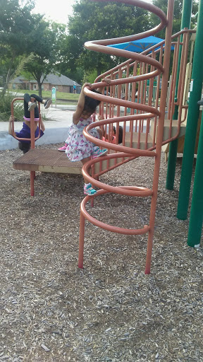 Park «Neighborhood Park - Frank Beverly Park», reviews and photos, 7112 Quarry Chase Trail, Plano, TX 75025, USA