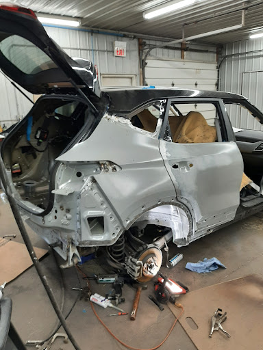 Auto Body Shop «Petersen Body Shop», reviews and photos, 3603 S Burdick St, Kalamazoo, MI 49001, USA