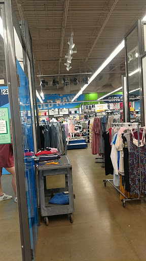 Clothing Store «Old Navy», reviews and photos, 1852 Hilliard Rome Rd, Hilliard, OH 43026, USA