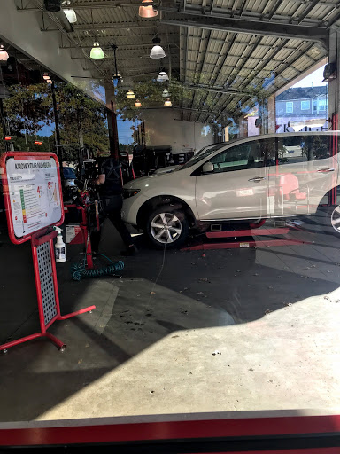 Tire Shop «Discount Tire Store - Kennesaw, GA», reviews and photos, 2930 George Busbee Pkwy NW, Kennesaw, GA 30144, USA