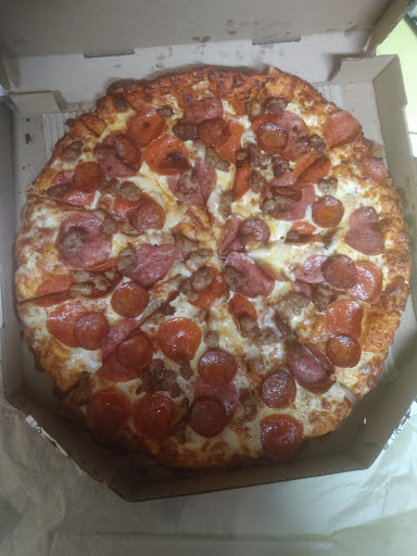 Pizza Restaurant «Round Table Pizza», reviews and photos, 10070 SW Barbur Blvd, Portland, OR 97219, USA