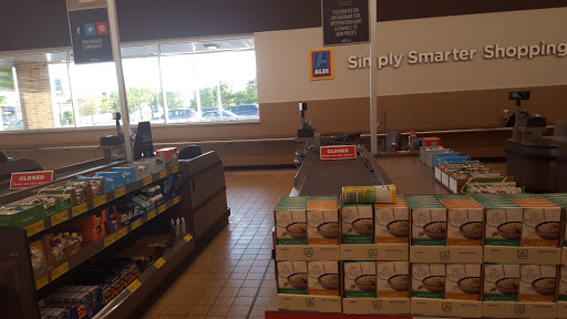 Supermarket «ALDI», reviews and photos, 116 N Linwood Ave, Appleton, WI 54914, USA