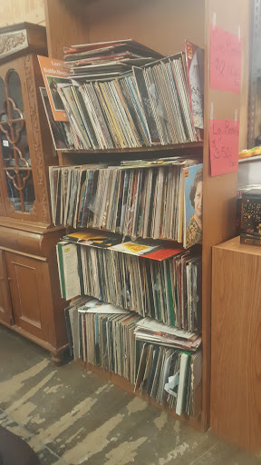 Furniture Store «R&N Thrift Store», reviews and photos, 2209 U.S. 83 Business, McAllen, TX 78501, USA