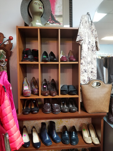 Thrift Store «Pawsibilities Thrift Shop», reviews and photos, 2144 Carolina Pl Dr, Fort Mill, SC 29708, USA